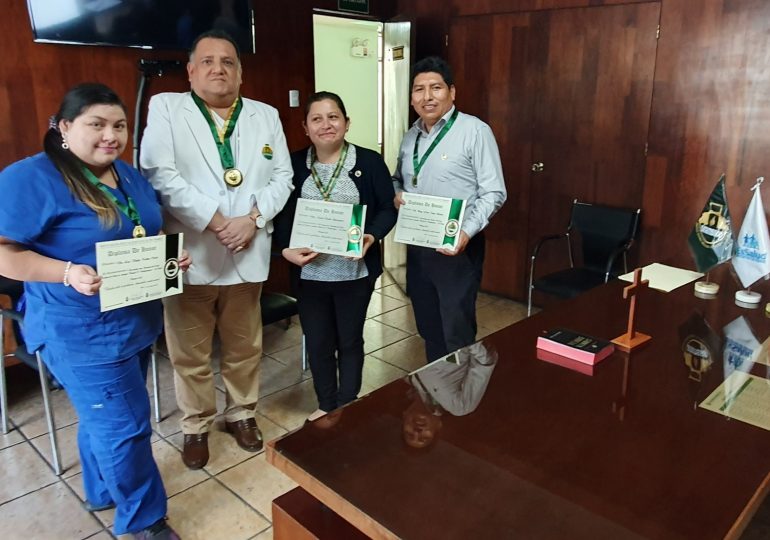 SINAMSSOP RECONOCIÓ Y JURAMENTÓ A DIRECTIVA DE CUERPO MÉDICO DE CAP III INDEPENDENCIA