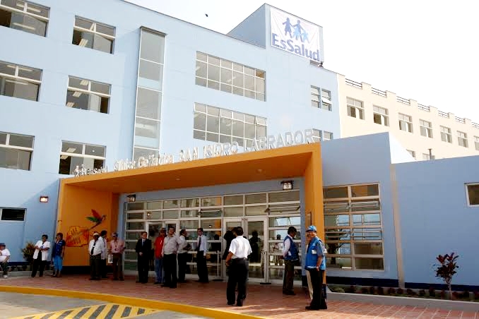 CUERPO MÉDICO DE CLÍNICA GERIATRA SAN ISIDRO LABRADOR SE OPONE A TRASLADO DE PACIENTES CON CORONAVIRUS POR FALTA DE PREPARACIÓN