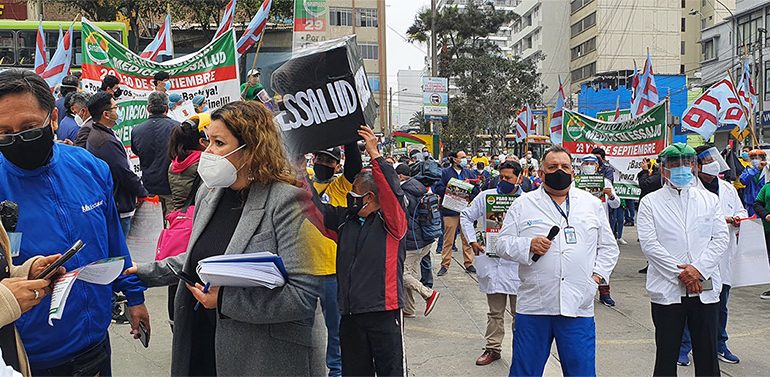 EN PRIMER DÍA DE PARALIZACIÓN MÉDICA EN ESSALUD EL ACATAMIENTO FUE DE 96% EN TODO EL PAÍS