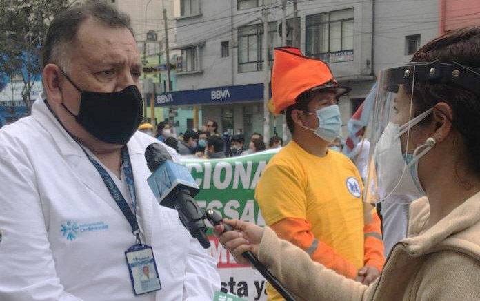 Los médicos que están en cuarentena y trabajan en una clínica privada deben ser investigados, identificados y sancionados como corresponde