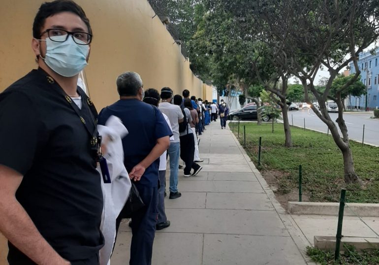 Secretario general y cuerpos médicos exigen a gerente general solución inmediata a irregularidades en vacunación de médicos