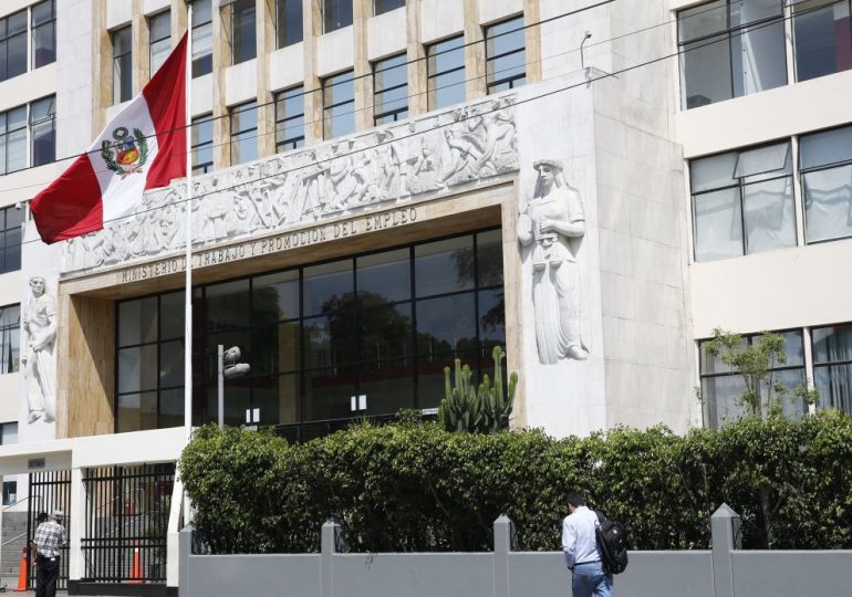 EsSalud persiste en dilación y mala fe en negociación colectiva por lo que SINAMSSOP presentará denuncia penal si hoy no se presenta