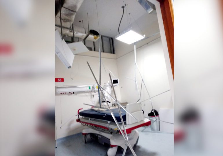 Se salvó de milagro. Falso techo del CELIM se cayó en cama de paciente Covid-19 minutos después de que fuera trasladado a otro piso