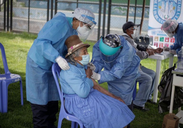 Pleno del Congreso aprueba que privados adquieran vacunas contra COVID-19