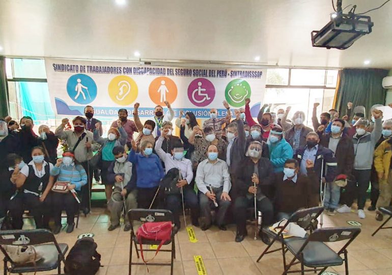 Secretario general Teodoro Quiñones tomó juramento a nuevo Sindicato de Trabajadores con Discapacidad de EsSalud