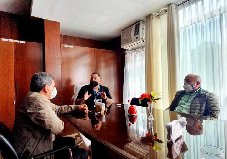 Secretario general se reúne con vocero de salud de candidato presidencial Pedro Castillo