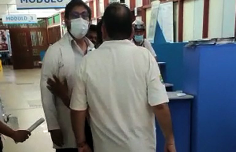 Jefe quirúrgico de Puerto Maldonado quiso golpear a secretario general del SINAMSSOP Teodoro Quiñones durante paro de protesta