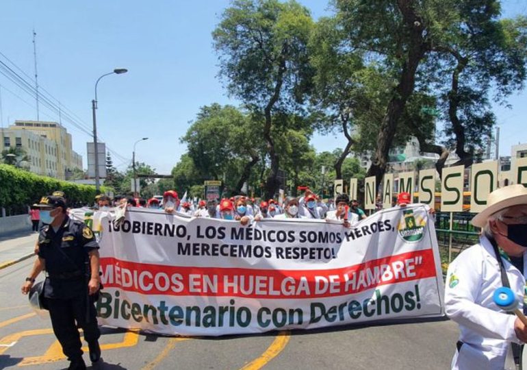 EsSalud: 5.000 médicos realizarán paro nacional de 24 horas este miércoles 15 de diciembre