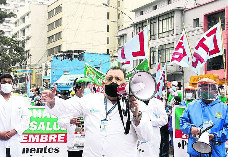 Médicos de EsSalud realizarán un paro nacional de 24 horas el 15 de diciembre en defensa de la seguridad social y los asegurados