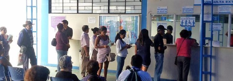 Centenares de pacientes de EsSalud sin medicinas