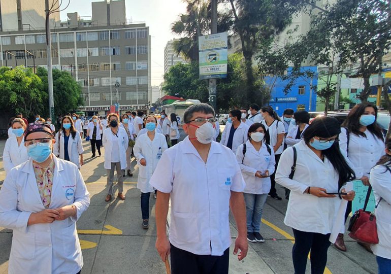 SINAMSSOP solicitó a EsSalud continuidad de contratos CAS regular de acuerdo al Art. 4° y disposición complementaria de la Ley 31131