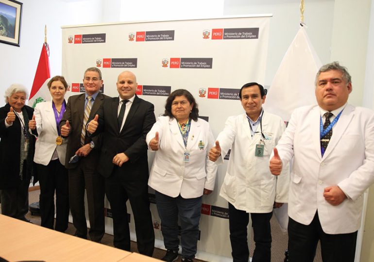 Ministro de Trabajo ratificó respeto a la profesión médica y la Ley negando apoyo o imposición de una Unidad de Tecnología Médica en EsSalud