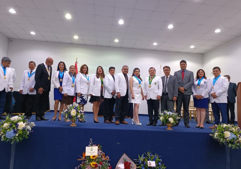 Secretario General participó en la ceremonia de juramentación del nuevo Consejo Directivo Nacional del Colegio Químico Farmacéutico del Perú