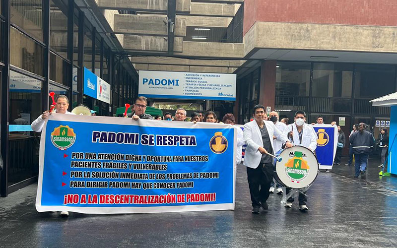 Médicos de PADOMI protestaron para exigir solución inmediata ante crisis asistencial que están atravesando los últimos meses
