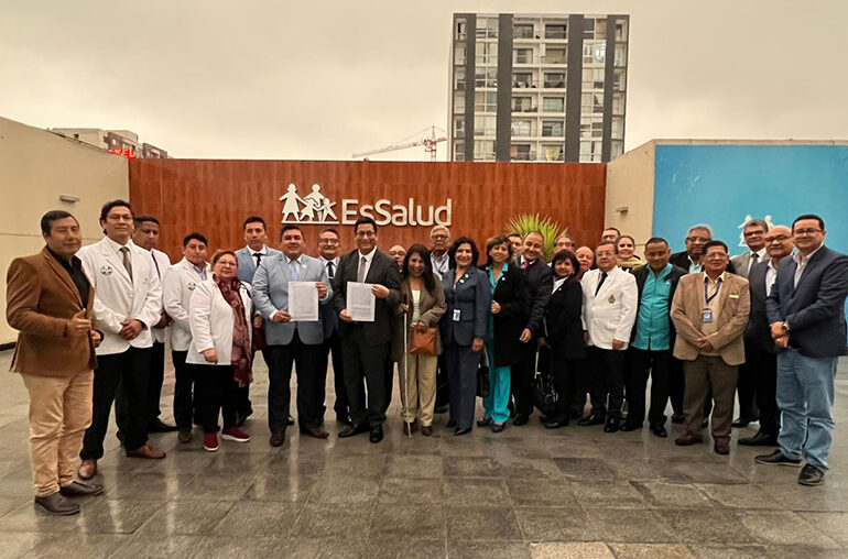 SINAMSSOP y otros sindicatos firmaron acta con EsSalud para el pago del bono 2023 por 5500 soles