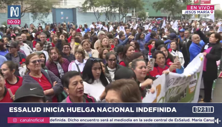 Inicia huelga indefinida de trabajadores de EsSalud